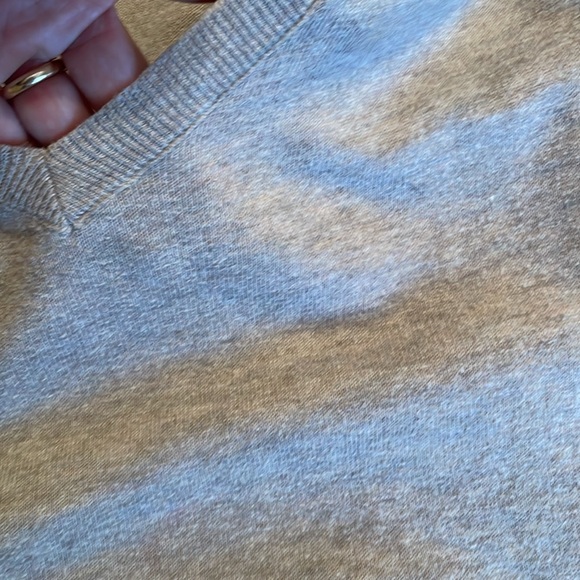 American Eagle Outfitters V Neck Taupe Slight Nubby Soft Texture Casual Sweater - Picture 7 of 8